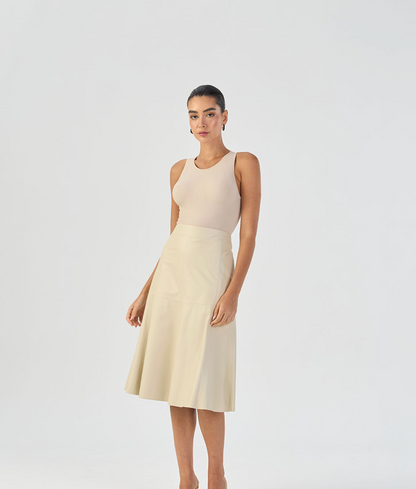 Saia Off White ou Caramelo Mídi em Couro Legítimo