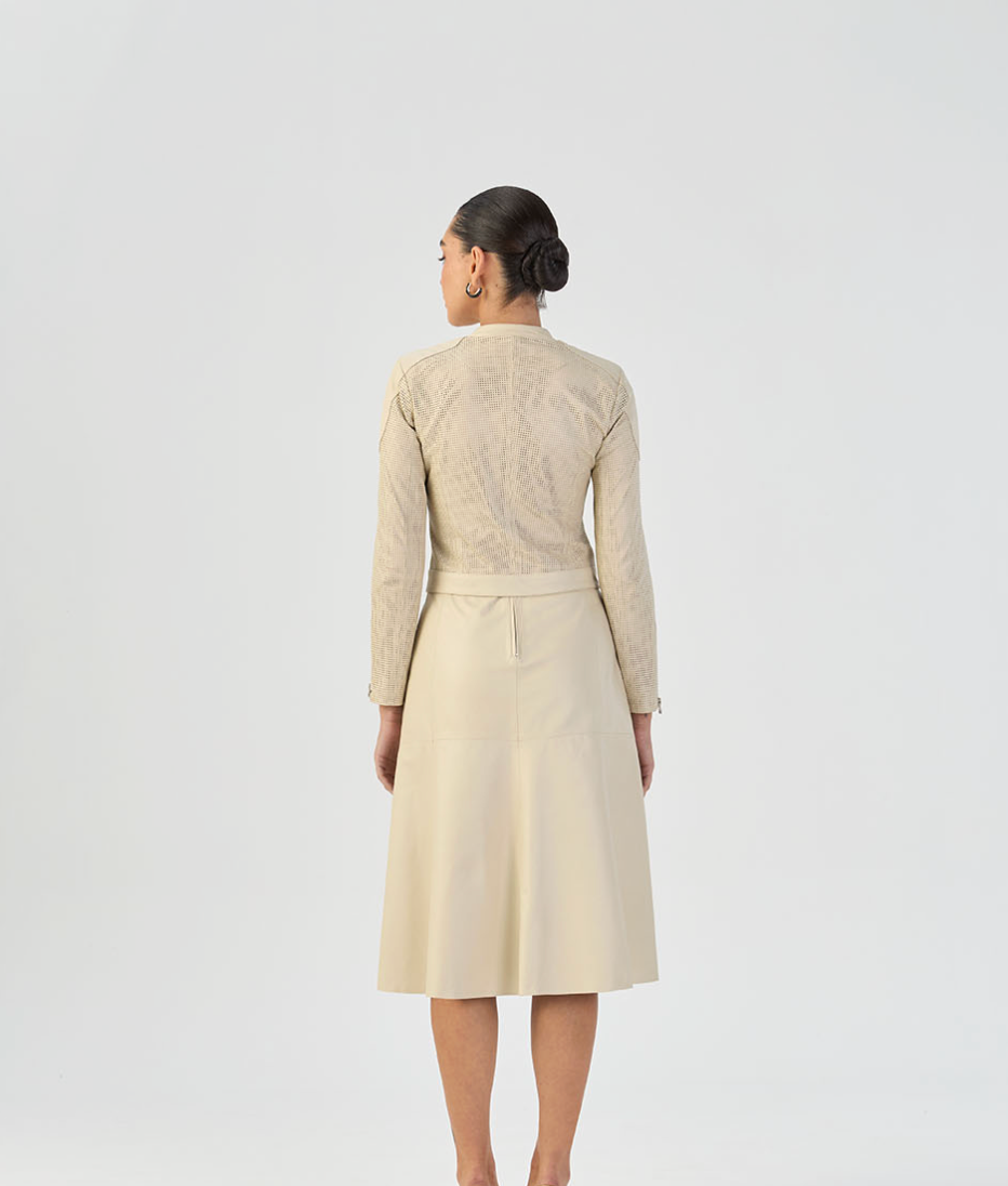Saia Off White ou Caramelo Mídi em Couro Legítimo