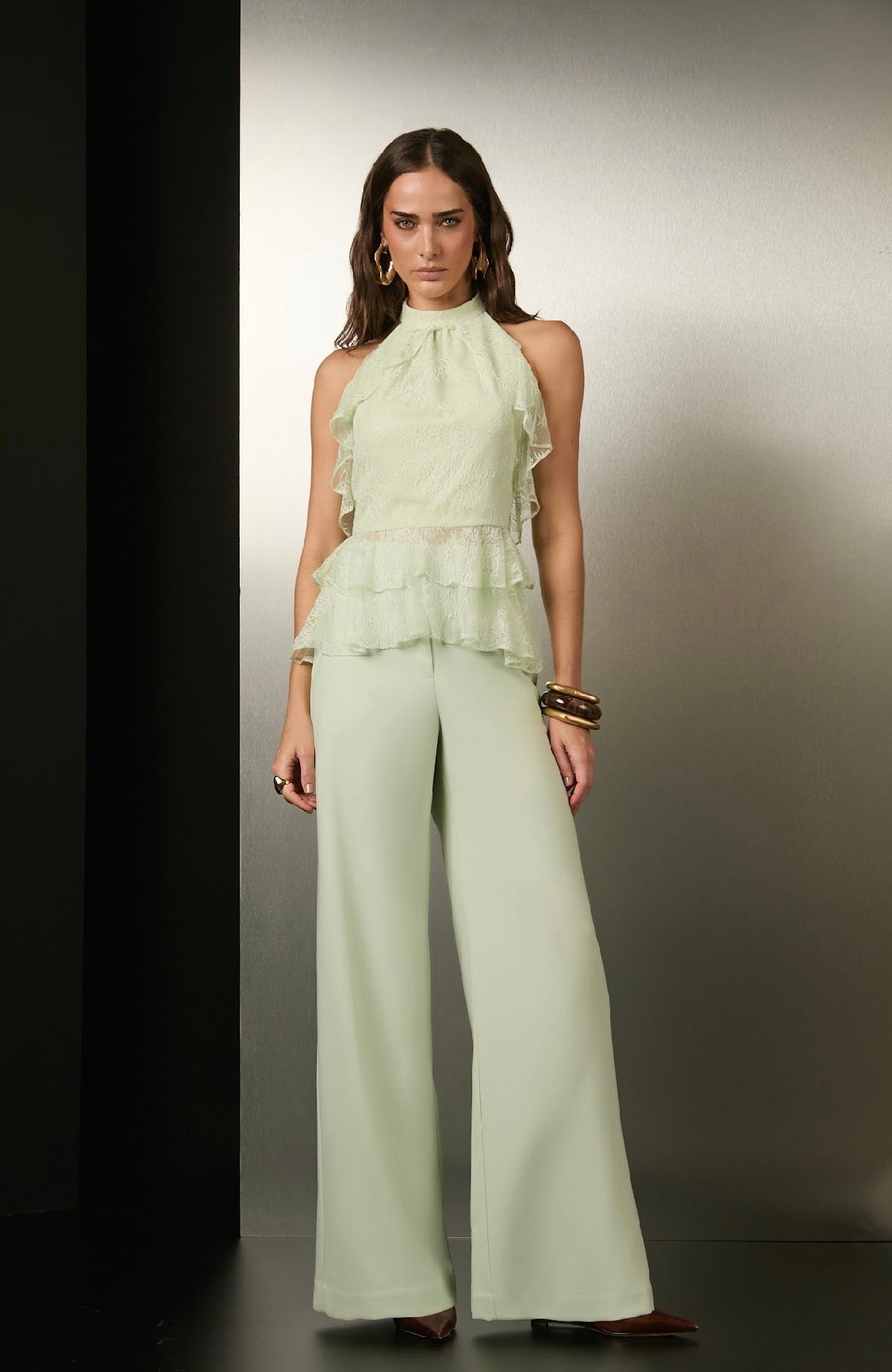 Conjunto Verde Blusa Renda Babado e Calça Siena