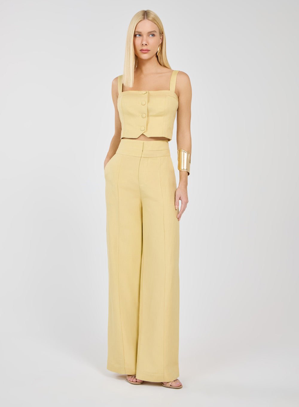 Conjunto Amarelo Cropped e Calça Pantalona Tufi Duek