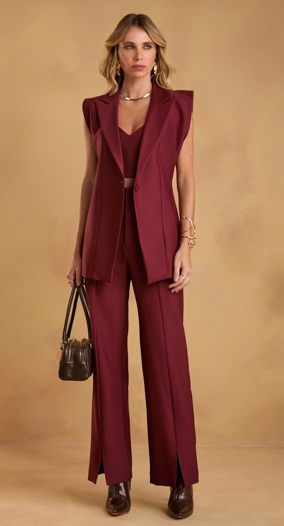 Conjunto com 4 Peças Colete, Cropped, Calça e Cinto Bolso Manie