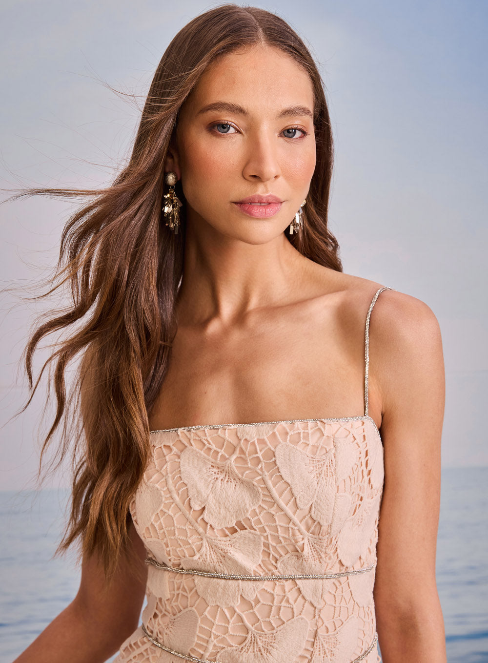 Vestido Rosa em Renda Detalhe Prata Skazi