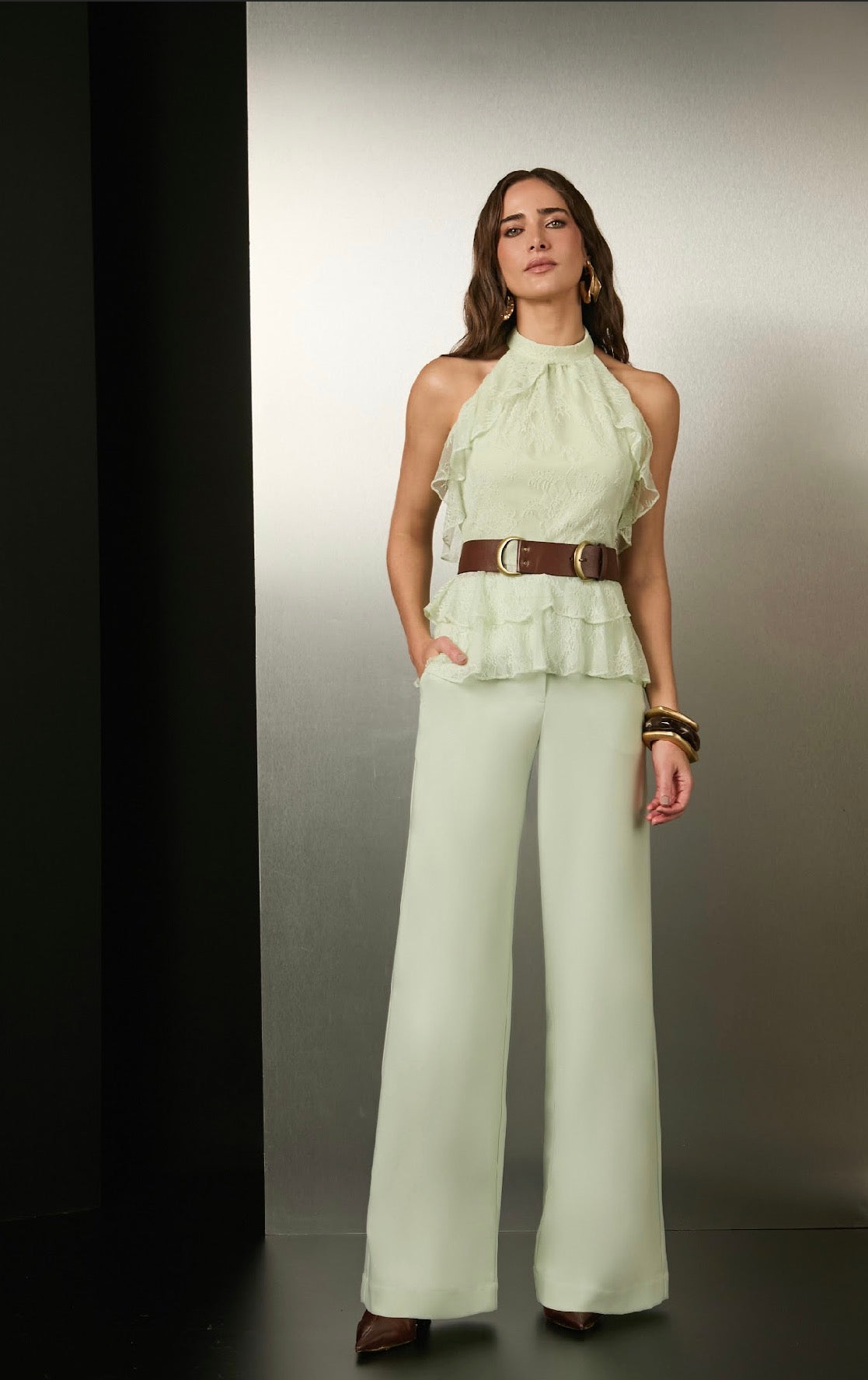 Conjunto Verde Blusa Renda Babado e Calça Siena