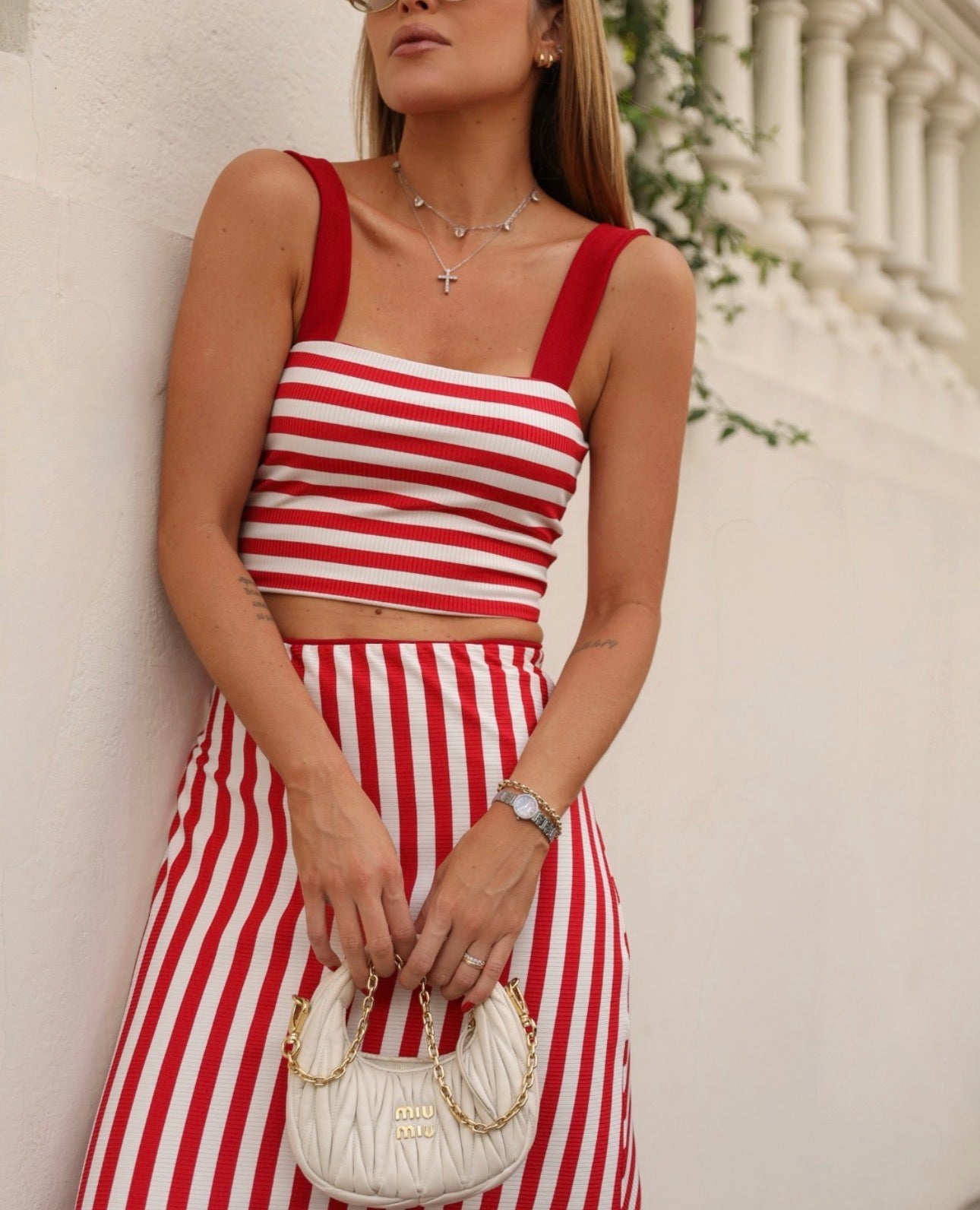 Conjunto Vermelho e Branco Listras Canelado Manie
