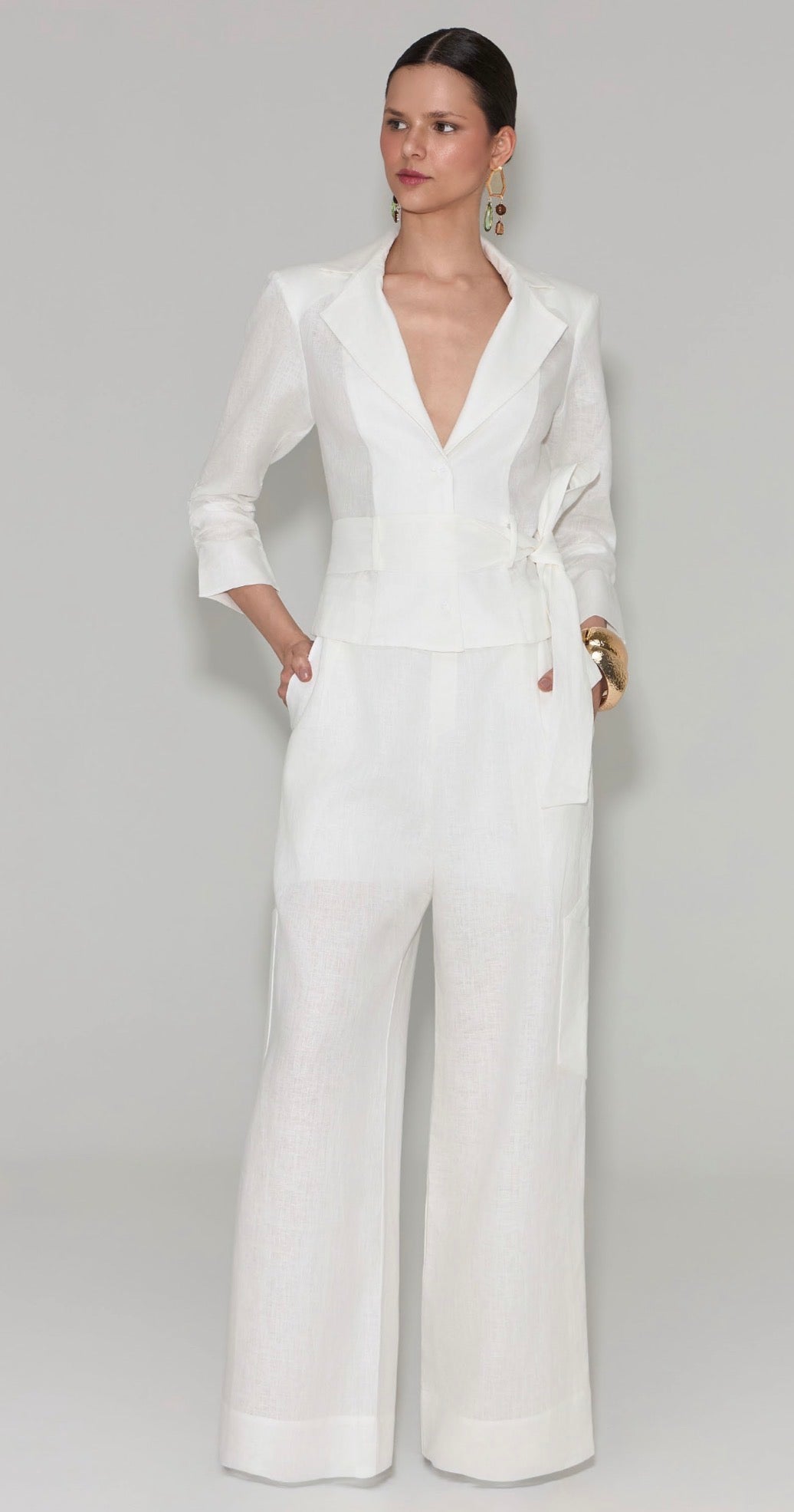 Conjunto Branco Jaqueta e Calça Cargo 100% Linho Strass