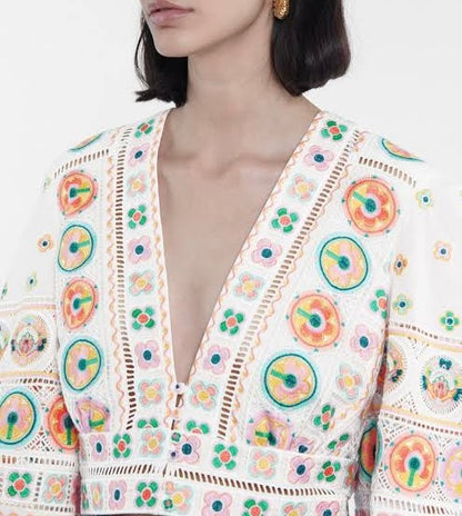 Cropped Off White Bordado Colorido Marie Mercié