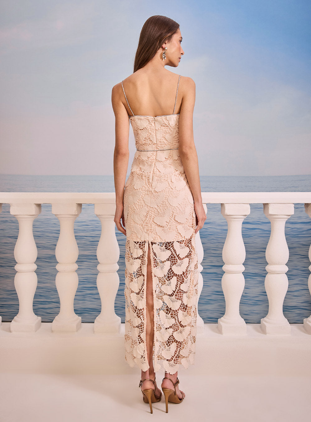 Vestido Rosa em Renda Detalhe Prata Skazi