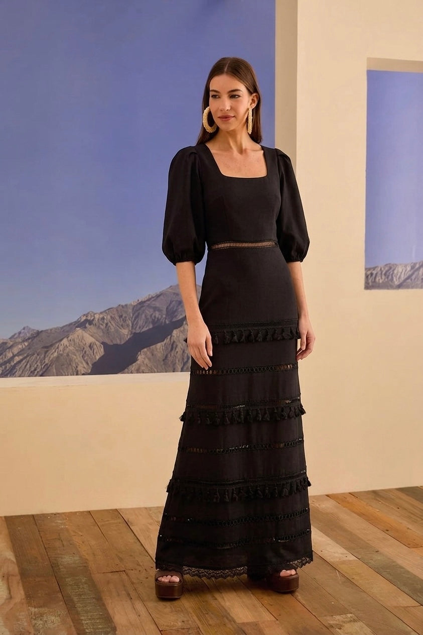 Vestido Preto Manga Bufante Franjas Tonâge