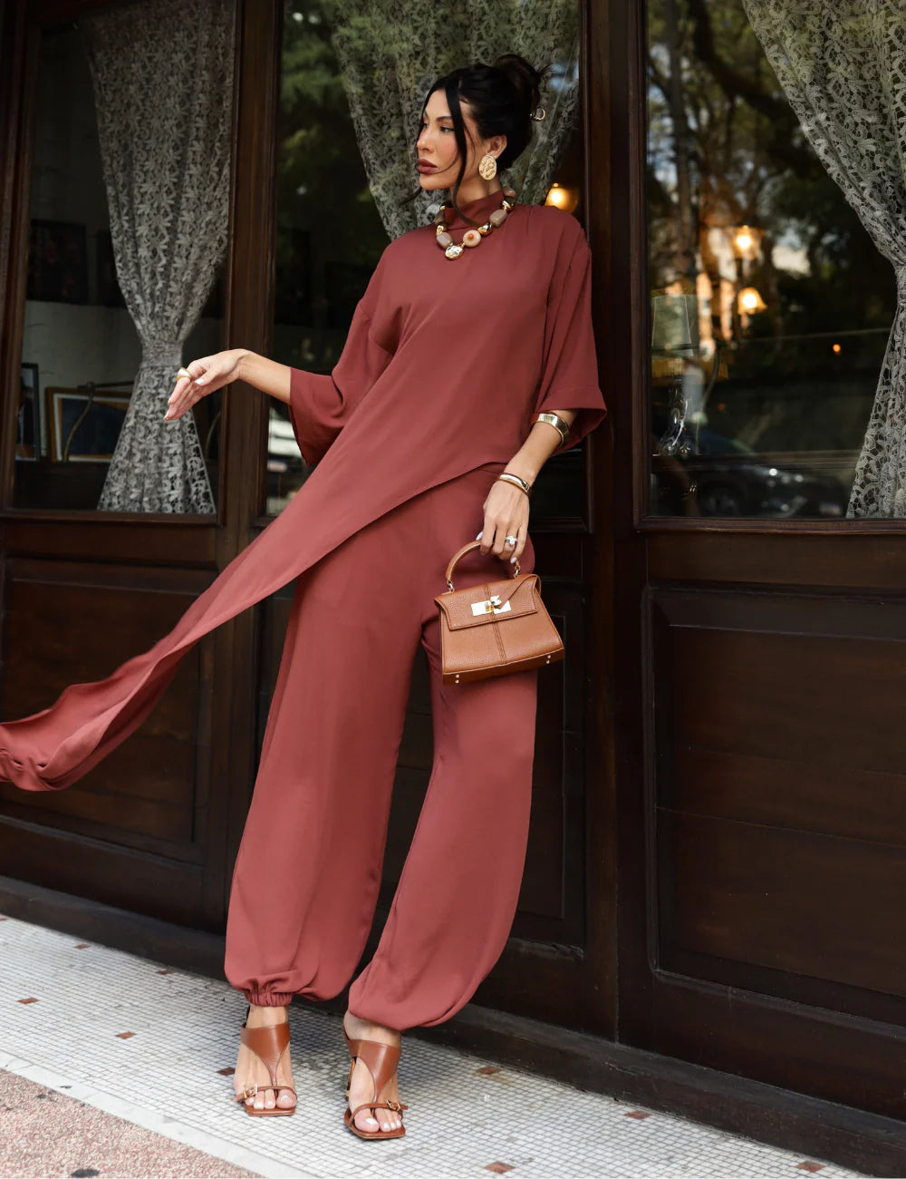 Conjunto Assimétrico em Crepe Strass