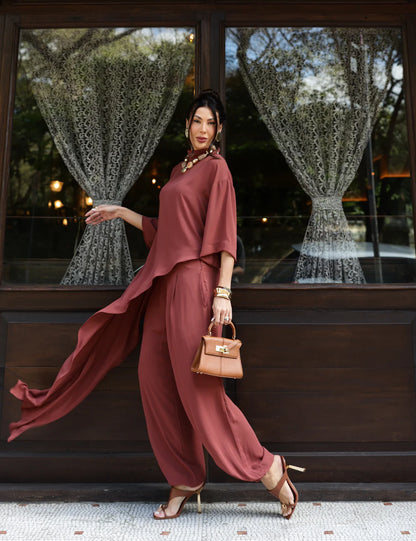 Conjunto Assimétrico em Crepe Strass