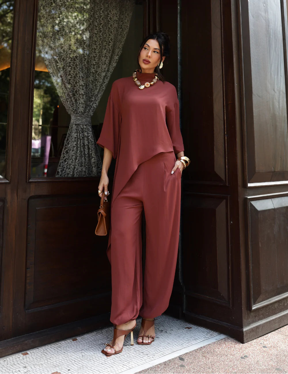 Conjunto Assimétrico em Crepe Strass