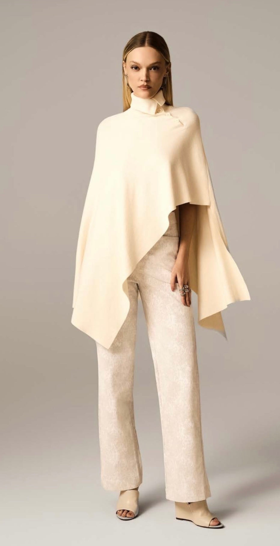 Poncho em Tricot Regina Salomão
