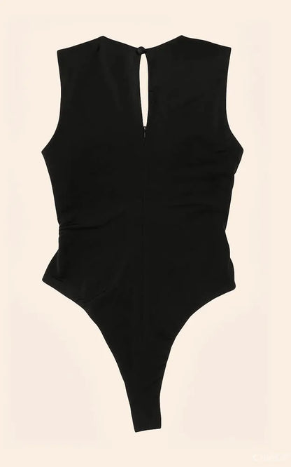 Body Preto com Recortes Isa Paes