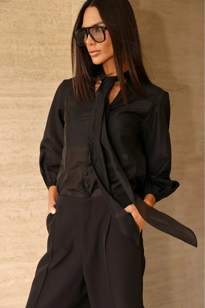 Camisa Preta ou Rosa Regina Salomão