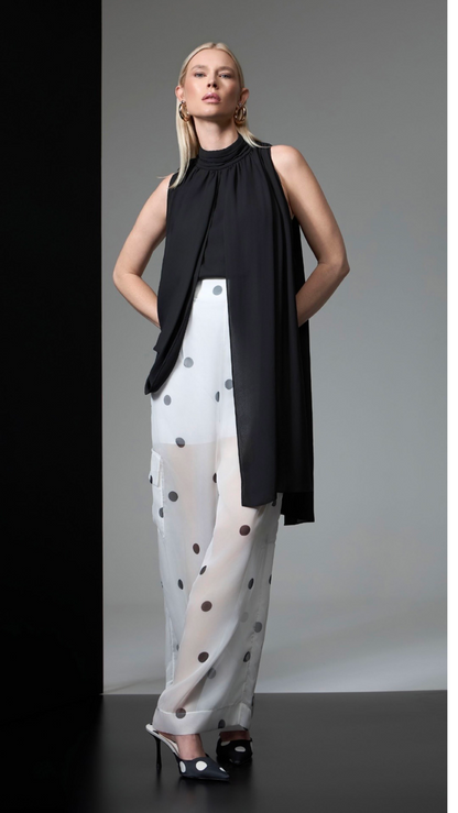 Blusa Branca ou Preta Assimétrica - Strass