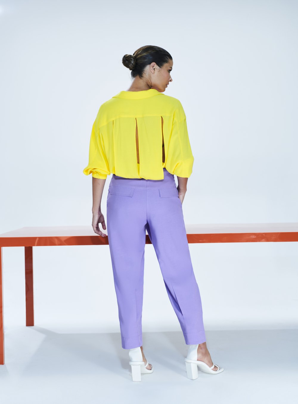 Calça com Prega Lilás Tufi Duek -SALE