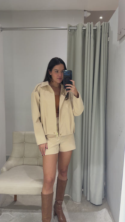 Conjunto Nude Short e Jaqueta Clarisse Regina Salomão